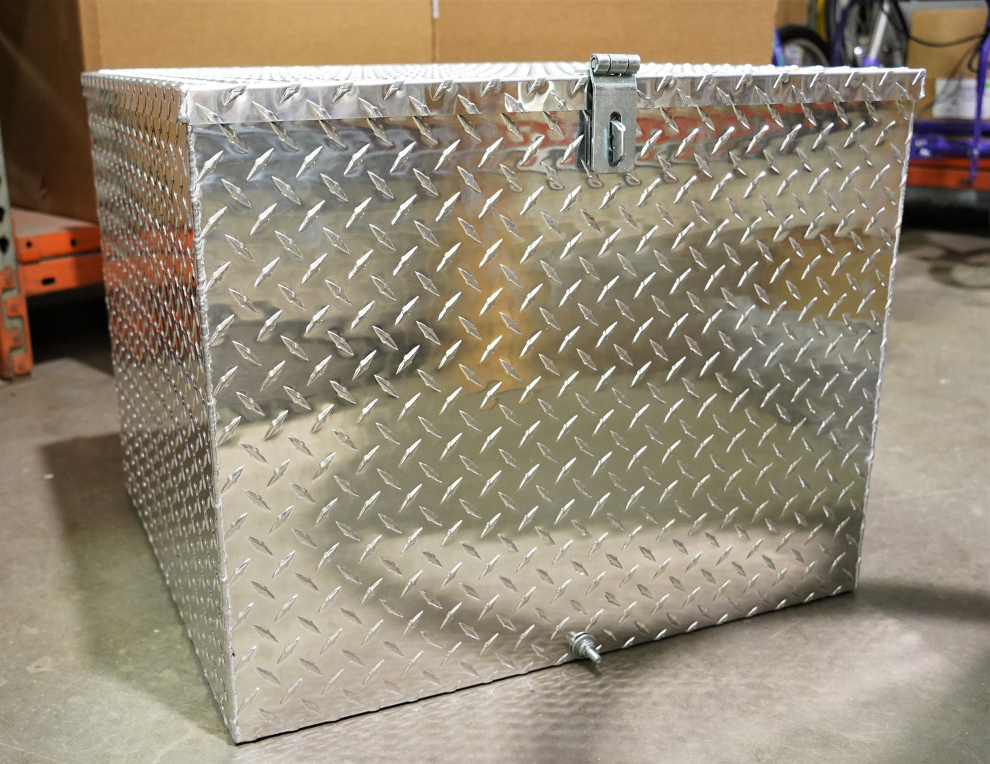 Box Diamond Plate Locking Box 24"/26"